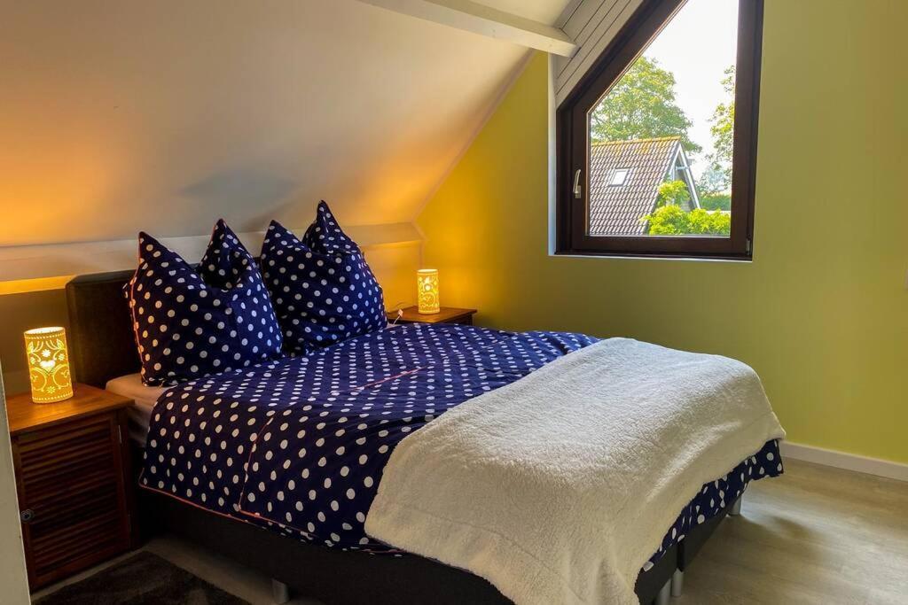 Traumhaftes Geraeumiges Ferienhaus In Meernaehe Bruinisse Ngoại thất bức ảnh