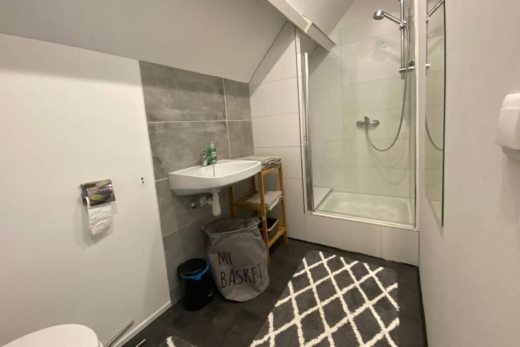 Traumhaftes Geraeumiges Ferienhaus In Meernaehe Bruinisse Ngoại thất bức ảnh